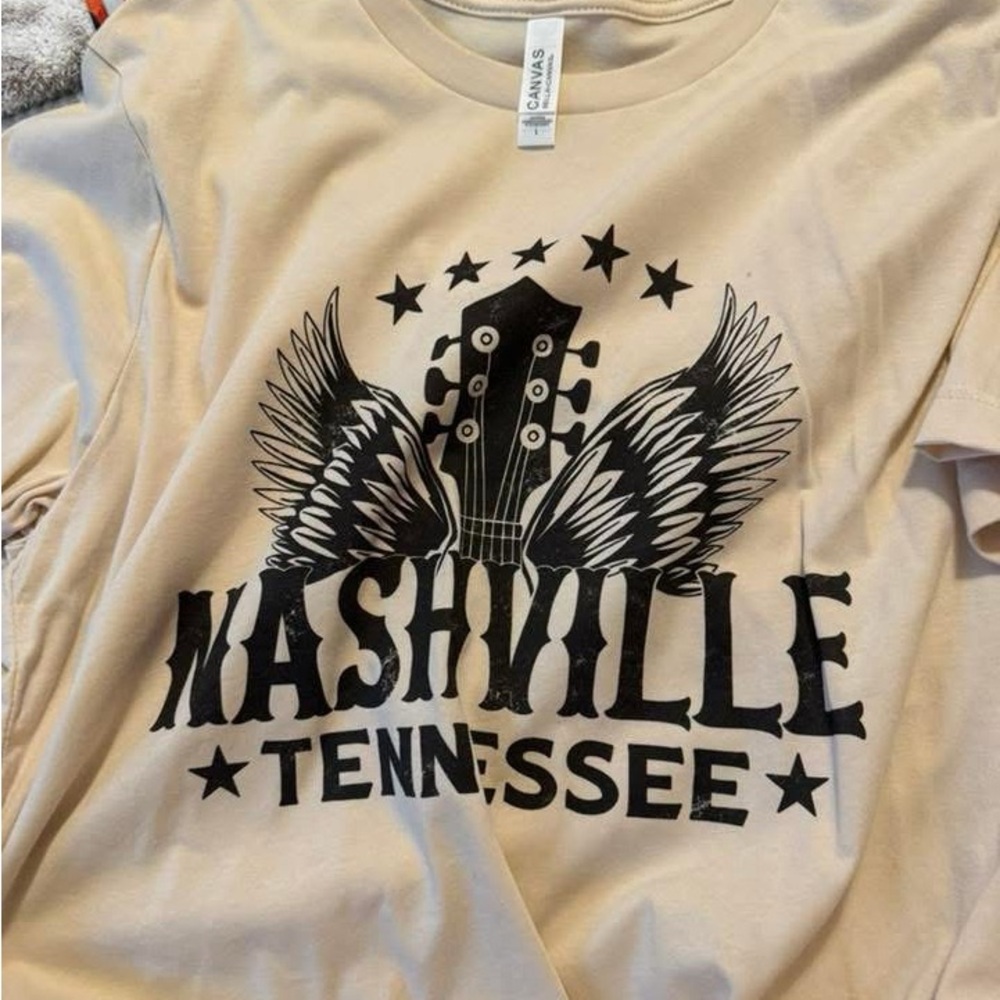 Nashville Tennessee Boutique Graphic Tee - Cream